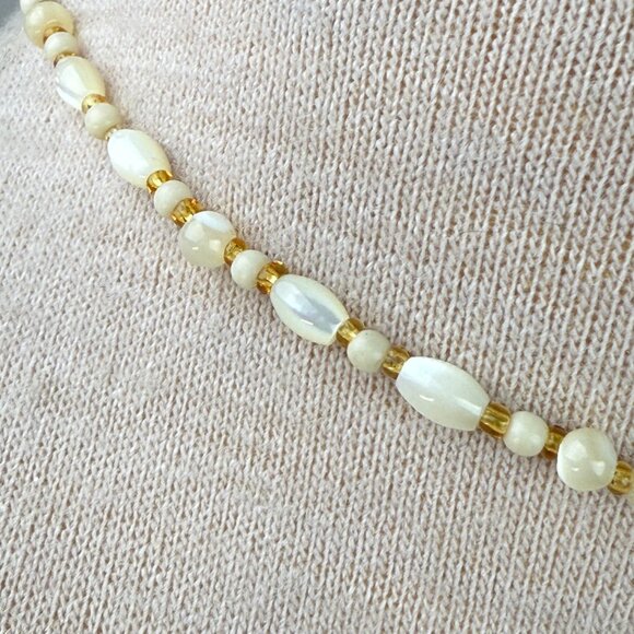 Vintage Mother of Pearl MOP Beaded Necklace 15.5" - Picture 4 of 9